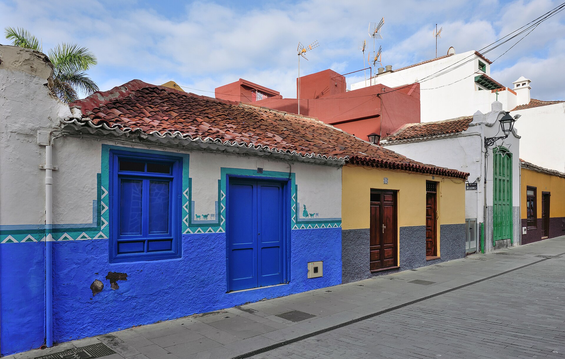 Is It Cold Indoors in the Canary Islands in Winter? Heating and Damp