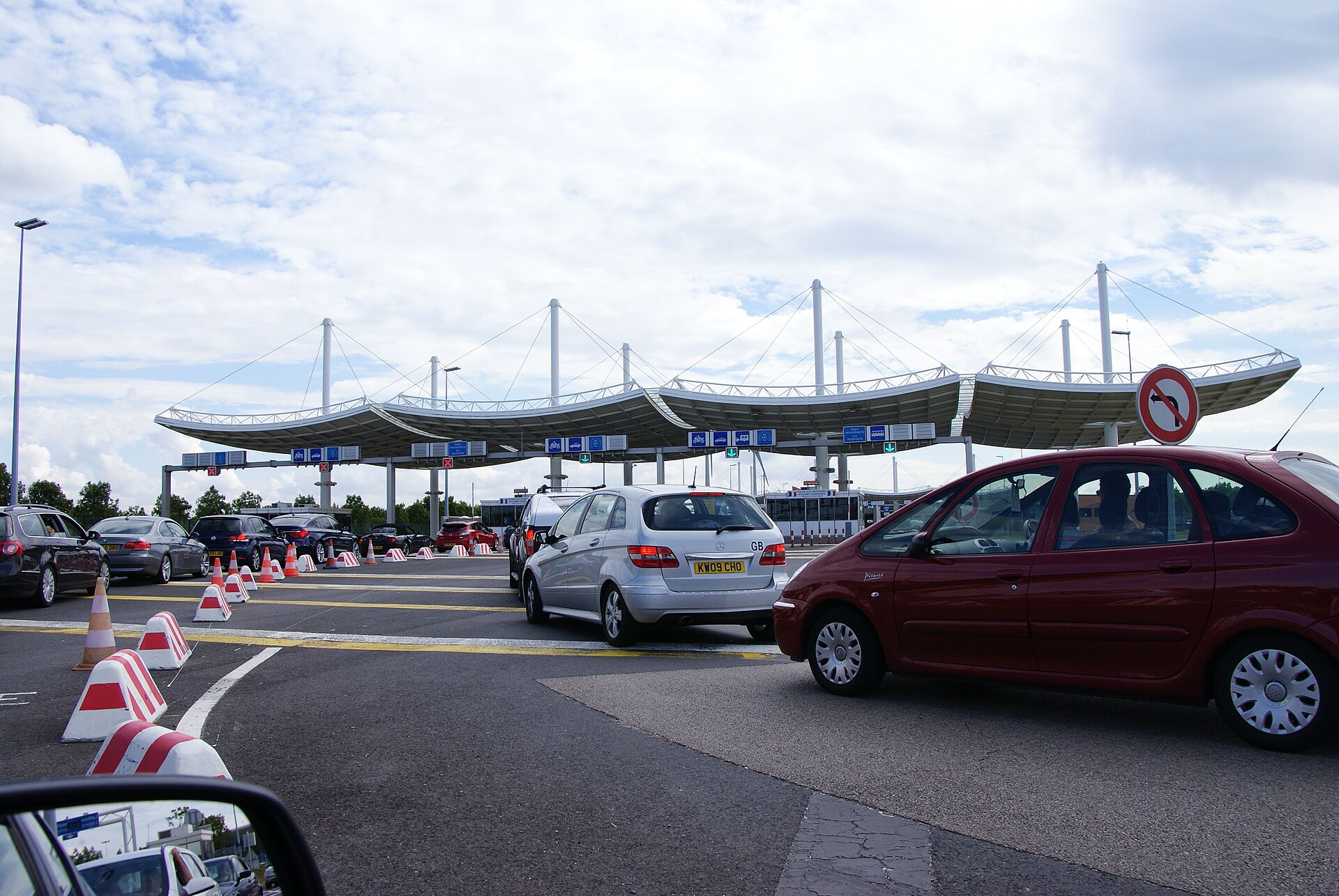 EES at Canary Islands Airports: What Long-Stay Visitors Should Expect